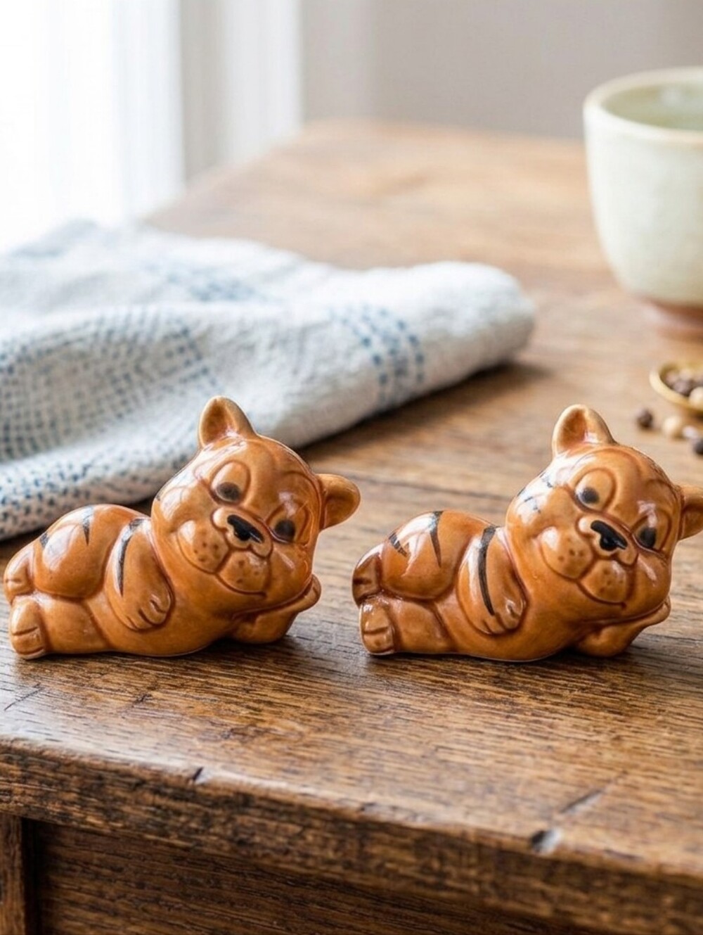 Vintage Japanese Ceramic Salt & Pepper Shakers Cute Lounging Tigers Kitsch Style